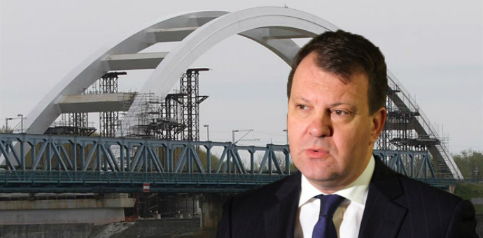 МИРОВИЋ: Део конструкције Жежељевог моста спојен са централним стубом